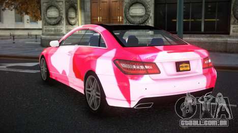 Mercedes-Benz E500 Mazorin S4 para GTA 4