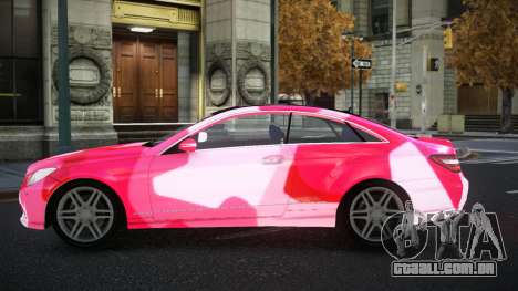 Mercedes-Benz E500 Mazorin S4 para GTA 4