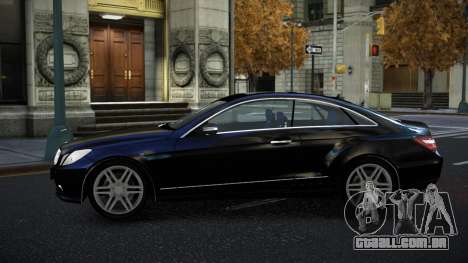Mercedes-Benz E500 Mazorin S6 para GTA 4