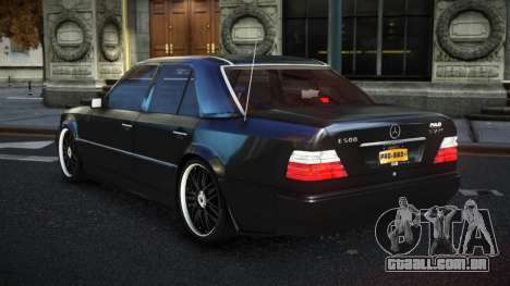 Mercedes-Benz E500 Jesetu para GTA 4