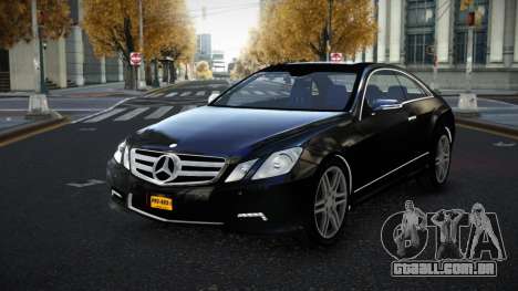 Mercedes-Benz E500 Mazorin S6 para GTA 4