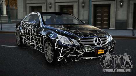 Mercedes-Benz E500 Mazorin S5 para GTA 4