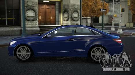 Mercedes-Benz E500 Mazorin para GTA 4