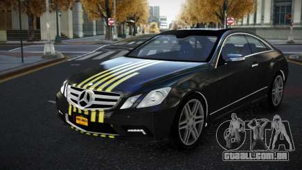 Mercedes-Benz E500 Mazorin S11 para GTA 4