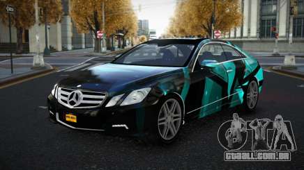 Mercedes-Benz E500 Mazorin S13 para GTA 4
