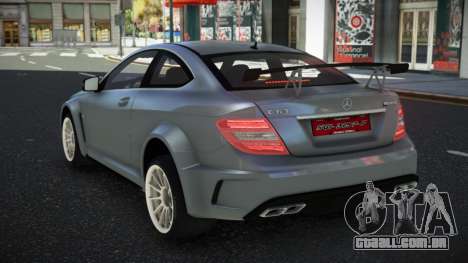 Mercedes-Benz C63 AMG Owan para GTA 4