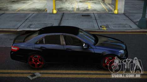 Mercedes-Benz E63 AMG Rezaxovig para GTA 4