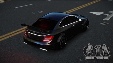 Mercedes-Benz C63 AMG Busosapud para GTA 4