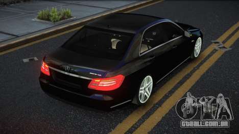 Mercedes-Benz E63 AMG Wuibe para GTA 4