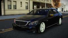 Mercedes-Benz E63 AMG Wuibe para GTA 4