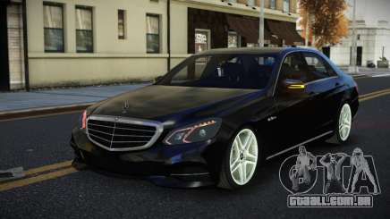 Mercedes-Benz E63 AMG Wuibe para GTA 4