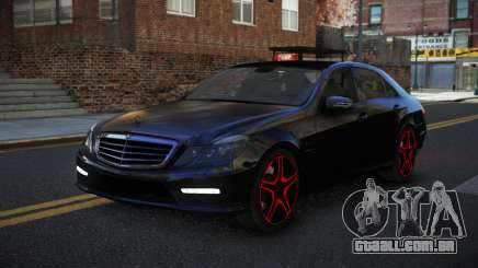 Mercedes-Benz E63 AMG Rezaxovig para GTA 4