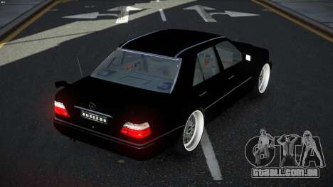 Mercedes-Benz E500 Visgeluw para GTA 4