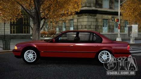 BMW 750i Qacyufuy para GTA 4