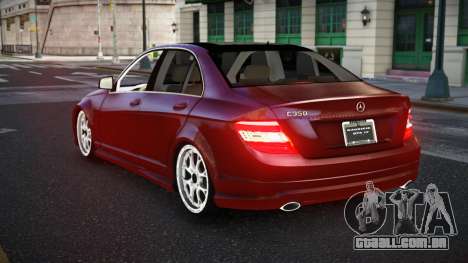 Mercedes-Benz C350 Qulaze para GTA 4