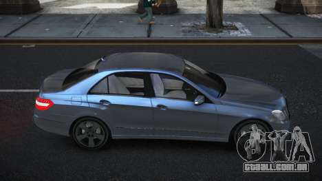 Mercedes-Benz E63 AMG Zodgeduxe para GTA 4