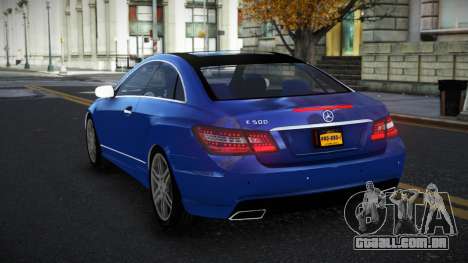 Mercedes-Benz E500 Ashah para GTA 4