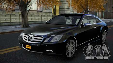 Mercedes-Benz E500 Ashah S6 para GTA 4