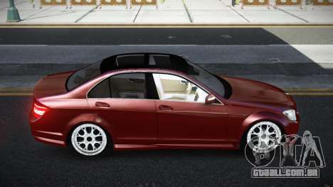 Mercedes-Benz C350 Qulaze para GTA 4