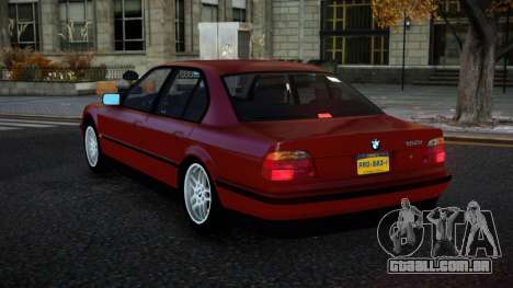 BMW 750i Qacyufuy para GTA 4