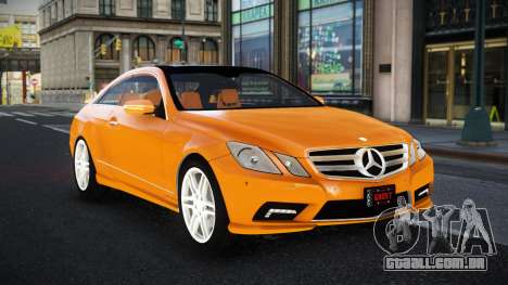 Mercedes-Benz E500 Xirefogu para GTA 4