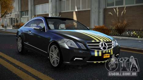 Mercedes-Benz E500 Ashah S11 para GTA 4