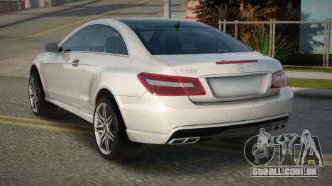 Mercedes-Benz E500 Exphia para GTA San Andreas