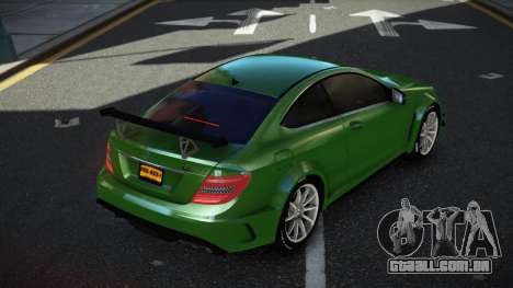 Mercedes-Benz C63 AMG Llydox para GTA 4