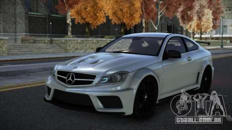 Mercedes-Benz C63 AMG Luepo para GTA 4