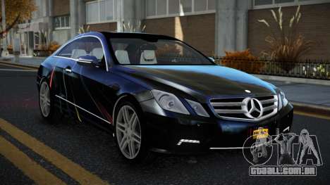 Mercedes-Benz E500 Ashah S12 para GTA 4