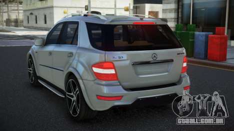 Mercedes-Benz ML63 AMG Denebuqah para GTA 4