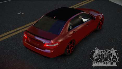 Mercedes-Benz E63 AMG Guju para GTA 4