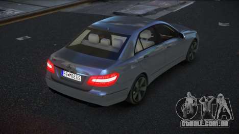 Mercedes-Benz E63 AMG Zodgeduxe para GTA 4