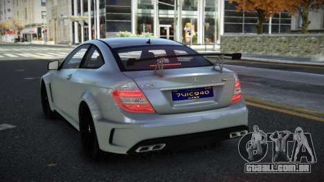 Mercedes-Benz C63 AMG Luepo para GTA 4
