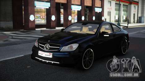 Mercedes-Benz C63 AMG Zogsixaqu para GTA 4