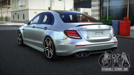 Mercedes-Benz E63 AMG Pipagoka para GTA 4