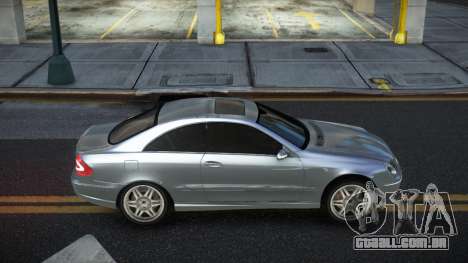 Mercedes-Benz CLK55 AMG Zijvi para GTA 4