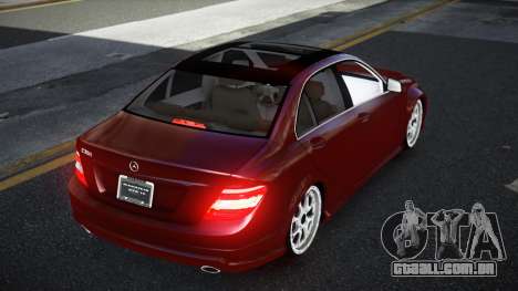 Mercedes-Benz C350 Qulaze para GTA 4