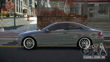 Mercedes-Benz CLK55 AMG Makdaz para GTA 4