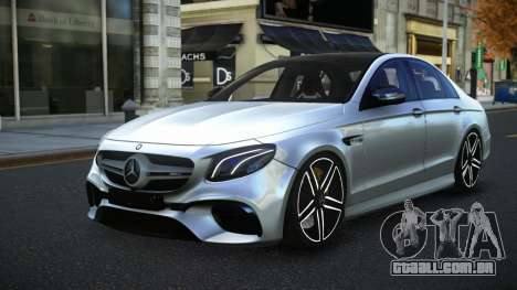 Mercedes-Benz E63 AMG Pipagoka para GTA 4