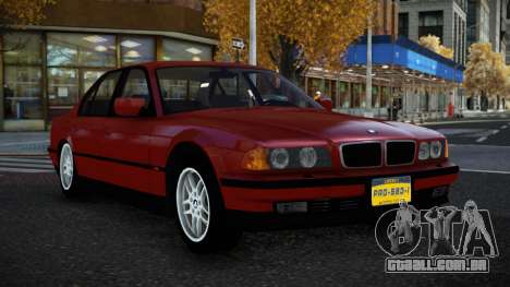 BMW 750i Qacyufuy para GTA 4