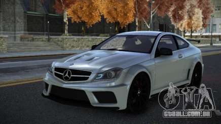 Mercedes-Benz C63 AMG Luepo para GTA 4