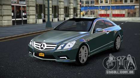 Mercedes-Benz E500 Vantora para GTA 4