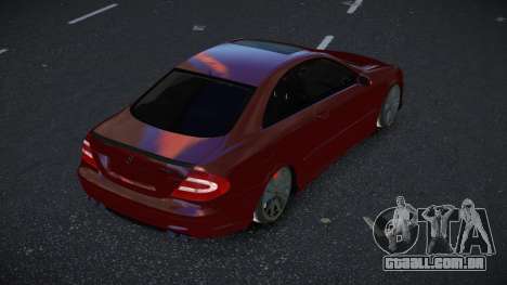 Mercedes-Benz CLK55 AMG Dumanejug para GTA 4