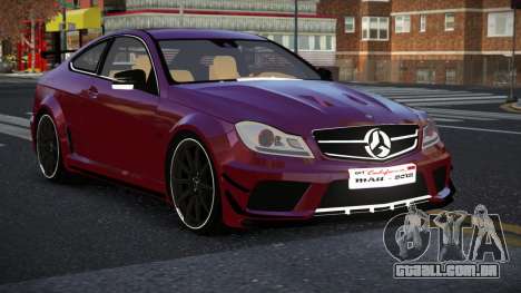 Mercedes-Benz C63 AMG Zovnuy para GTA 4