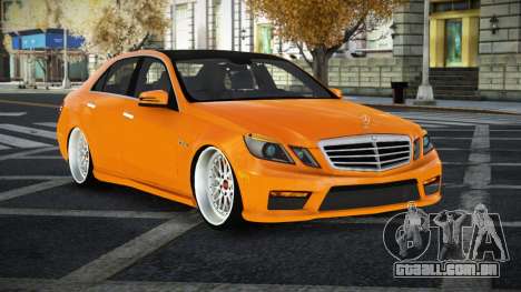 Mercedes-Benz E63 AMG Kadger para GTA 4