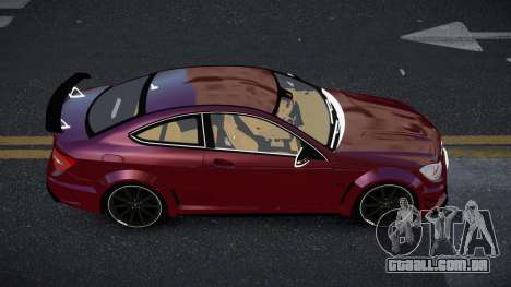 Mercedes-Benz C63 AMG Zovnuy para GTA 4