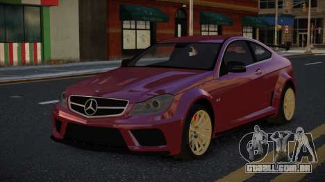 Mercedes-Benz C63 AMG Yizujule para GTA 4