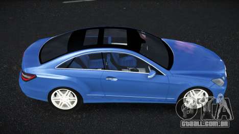 Mercedes-Benz E500 Petu para GTA 4