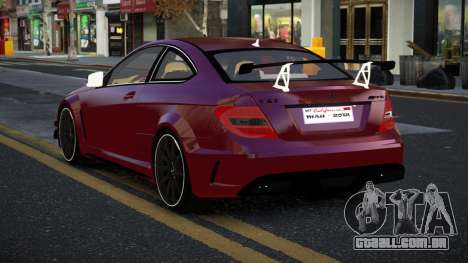 Mercedes-Benz C63 AMG Zovnuy para GTA 4
